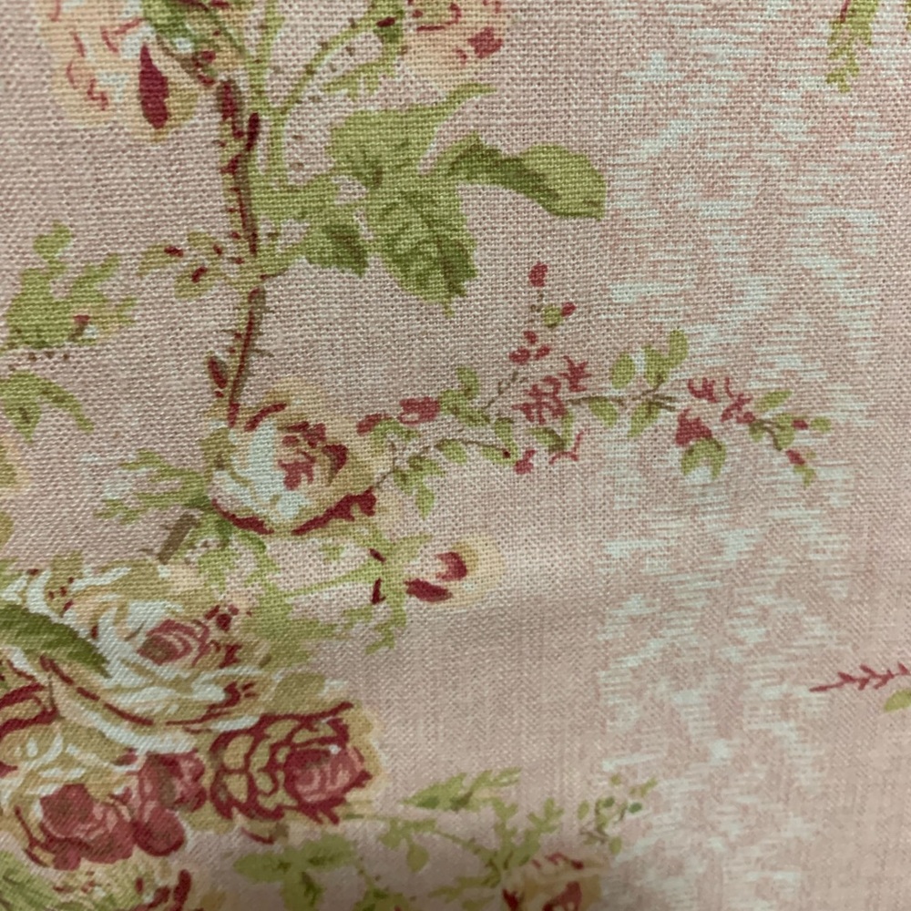 Cottage Style Floral Table Runner in Pink and Green - Picture 3 of 6